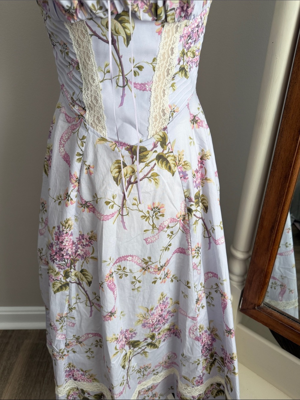 HOUSE OF CB Kim Floral Cotton Midi Dress - Picture 3 of 6